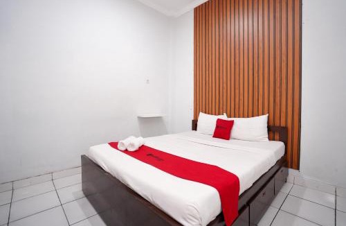 Berbah Hotel | RedDoorz near Padang Golf Adisucipto