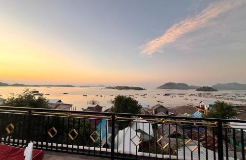 Komodo House | Dua Putri Komodo Homestay