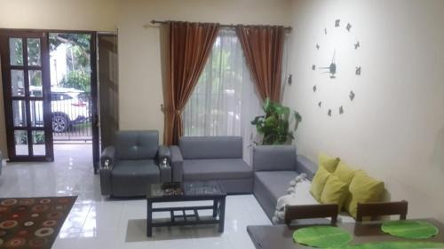 Beji House | Homey view Gunung Panderman