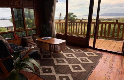 Hu'u House | Lakey Views Sumbawa