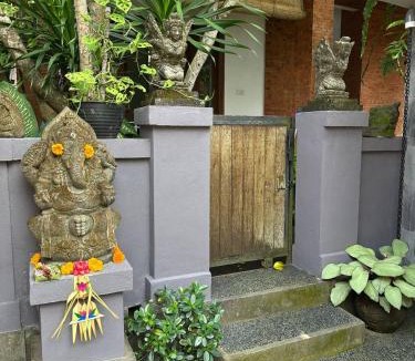 Nyuh Kuning House | A quiet room with balcony in the heart of Ubud