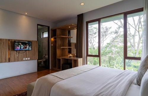 Bandung Villa | Anindya Hill View Villa 7 Bedrooms With a Private Heated Swimming Pool and a Billiard Table
