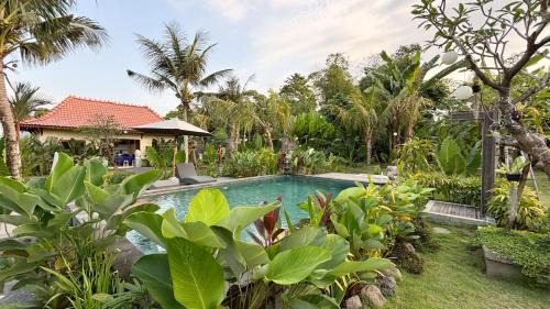 Kemenuh House | Laksmi Viridis Villas with Bathtub and Sharing Pool