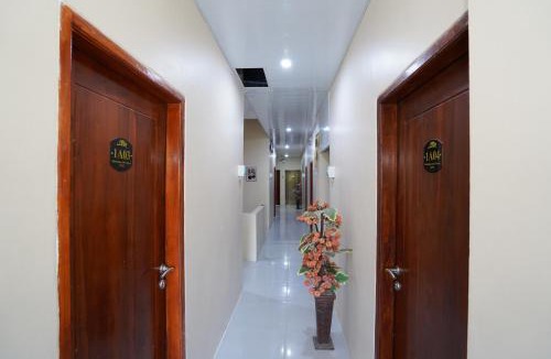Surabaya House | RedDoorz at Medokan Rungkut Surabaya