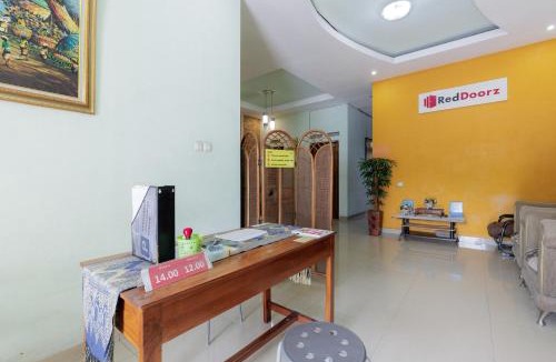 Kalimalang House | RedDoorz Syariah near Grand Kota Bintang