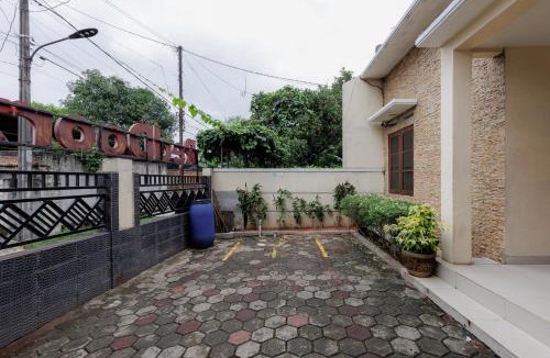 Kalimalang House | RedDoorz Syariah near Grand Kota Bintang