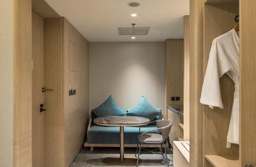 Tangerang Hotel | VIVERE Hotel, ARTOTEL Curated