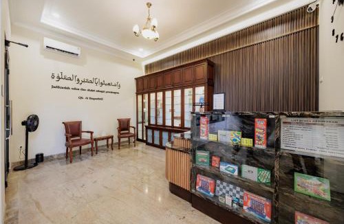 East Jakarta House | Urbanview Hotel Syariah Viero Condet