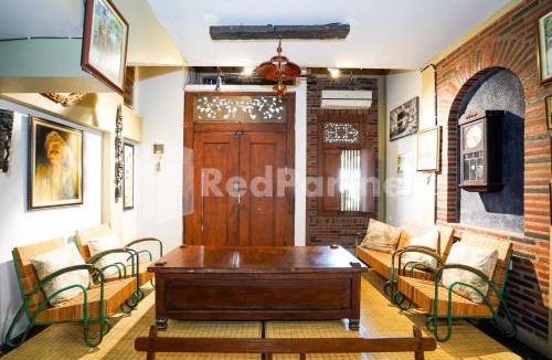 Tegalrejo House | Omah Karangwaru Homestay near Jogja City Mall RedPartner