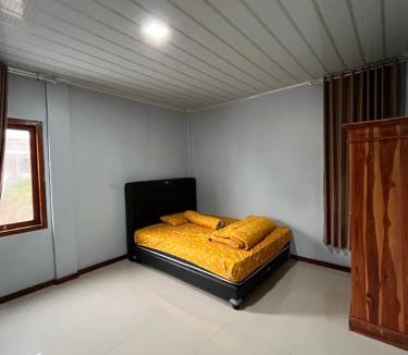 Ruteng House | Ganus Homestay by Paullengor