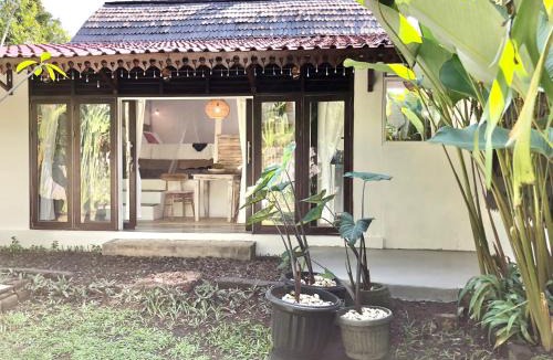 Lodtunduh House | Ubud Auroville Private Garden Villas