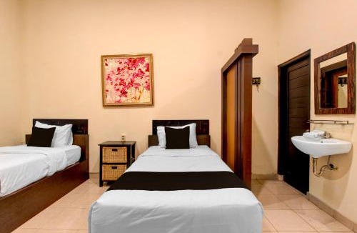 Kasihan Hotel | Townhouse Oak Pancanaka Malioboro Hotel