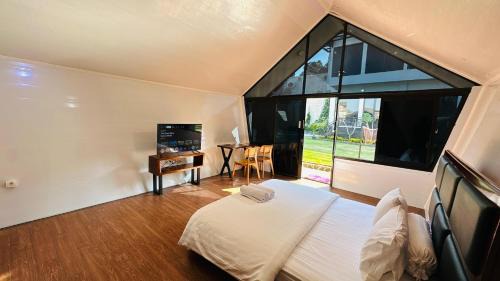Lembang Villa | Casa Bliss Villa - Lembang by Your Home
