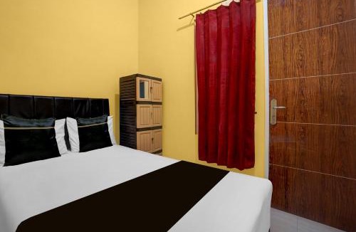 Dinoyo Hotel | OYO 95235 Griya Manisa Homestay Syariah