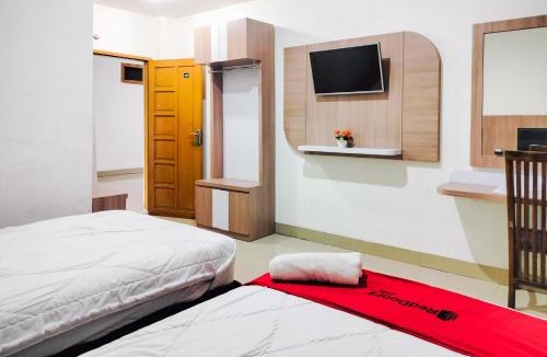 Panakkukang House | RedDoorz at Jalan Perintis Kemerdekaan Makassar