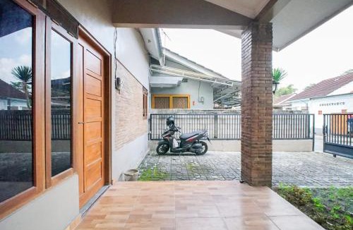 Klaten House | Homestay Maurine