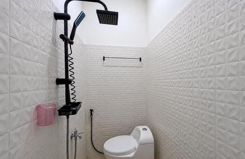 Pondok Ranji House | RedDoorz at Residence Bintaro