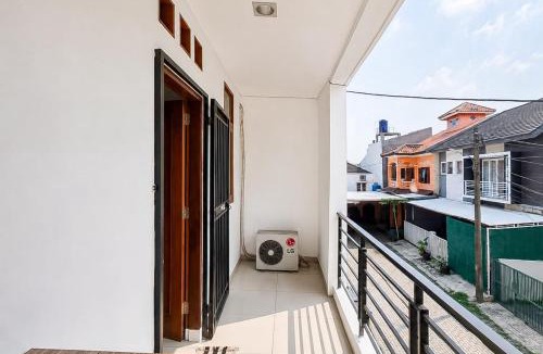 Pondok Ranji House | RedDoorz at Residence Bintaro