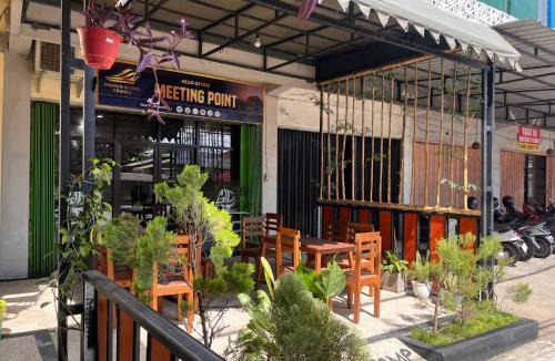 Kecamatan Kopang Hostel | Golden Hostel Komodo Trip Transit Hotel