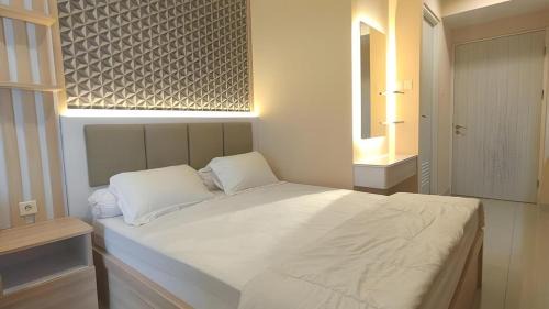 Pekayon Jaya Apartment | Apartement Grand Kamala Lagoon by Vienza Room