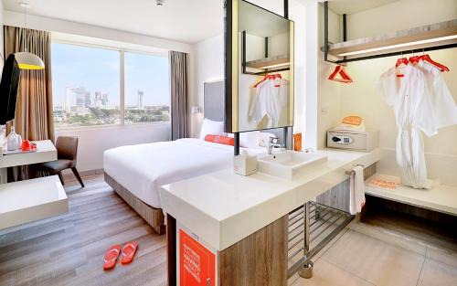 Suko Manunggal Hotel | HARRIS Hotel & Conventions Bundaran Satelit Surabaya