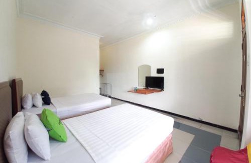 Sidomulyo Hotel | Urbanview Hotel Grand Palem near Alun Alun Batu