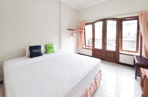 Sidomulyo Hotel | Urbanview Hotel Grand Palem near Alun Alun Batu