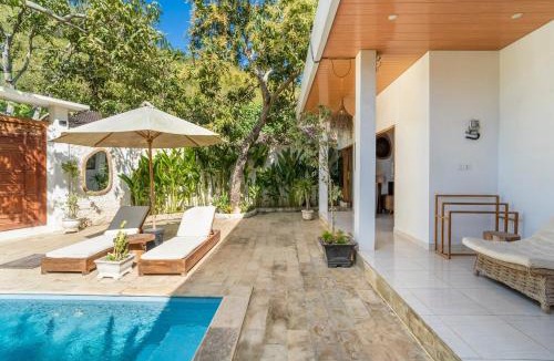 Kuta House | Villa Mango, private oasis pool and garden, next to the MotoGP circuit