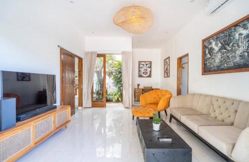 Kuta House | Villa Mango, private oasis pool and garden, next to the MotoGP circuit