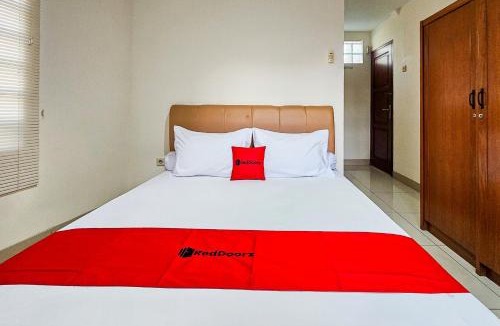 Sukajadi House | RedDoorz near Exit Toll Pasteur