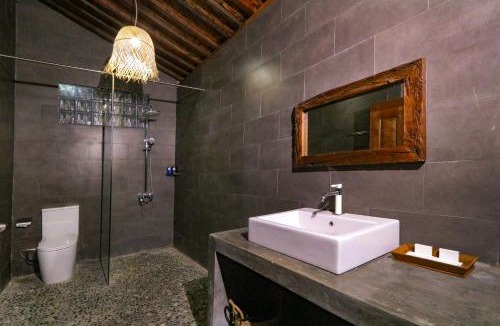 Bangunjiwo House | Kalipura Villa - Private Pool & Nature Escape