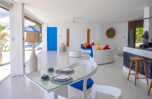 Penida Island Villa | 2BR Ocean View, Infinity Pool, Greek Style, Villa Kerylos