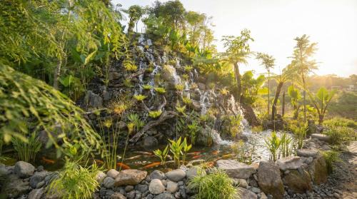 Semarang Hotel | Karenina Agung Resort Semarang