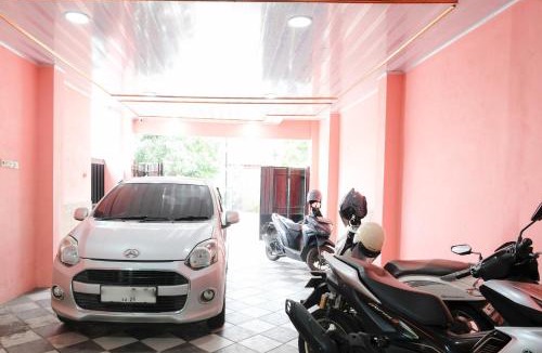 Mojokerto Hotel | RedDoorz near Sunrise Mall Mojokerto