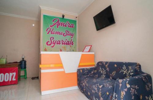 Sidoarjo Hotel | RedDoorz Syariah near Lippo Plaza Sidoarjo