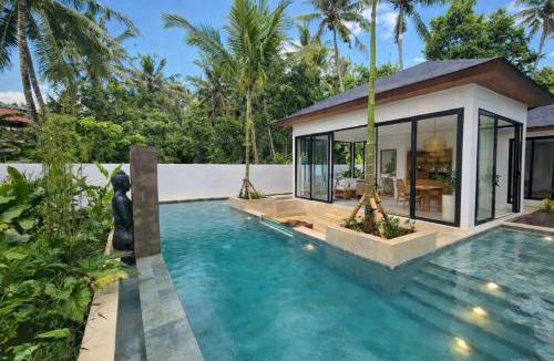 Ubud City-Centre Villa | Hawaii Ubud Luxury 2BR Villa with Private Pool & Tropical Views