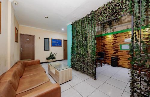 Bandung Hotel | RedDoorz near Istana Plaza 2