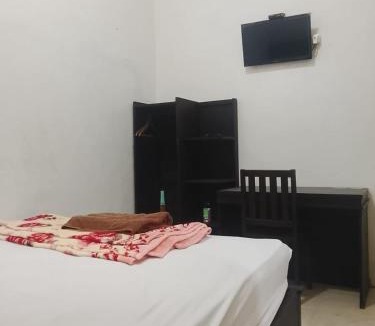 Ngaglik House | Griya Sarah Backpacker Homestay by Bias