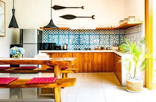 Batubelig Villa | Tuntas Estate - 3 Bedroom Villas with Pools - Central Seminyak