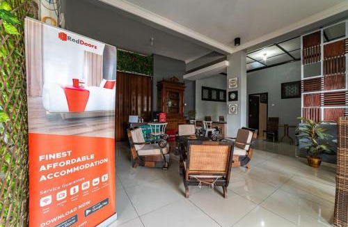 Malang House | RedDoorz Syariah near RRI Malang