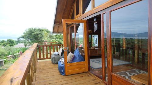 Hu'u House | Lakey Views Sumbawa