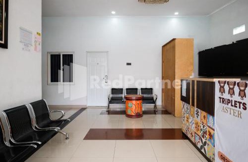 Sinduadi Hotel | Aster Triplets Guest House JCM Mitra RedDoorz