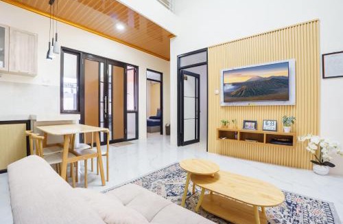 Malang Villa | Sierra Villa Malang - PrivatePool - 4 BR AC
