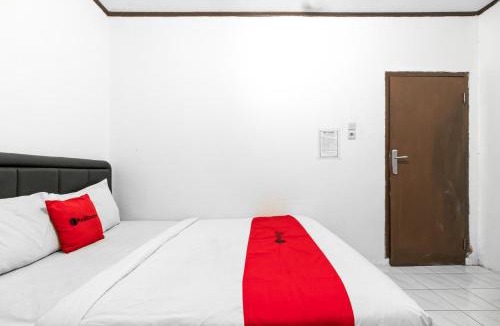 Gandaria-selatan Hotel | RedDoorz near Pondok Indah Water Park