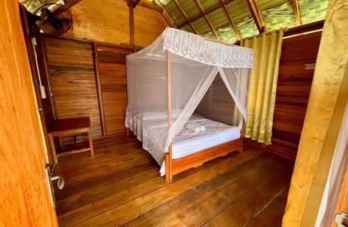Arborek House | Angelfish Guest House Raja Ampat