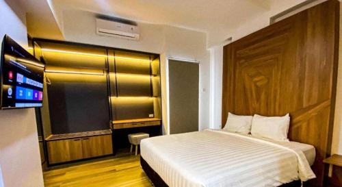 Surakarta Hotel | M Living at Menara One