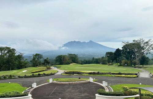 Bogor Selatan House | Timber Sanctuary at Rancamaya