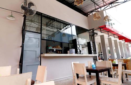 Jakarta Hotel | RedDoorz Plus @ Kapuk Business Park