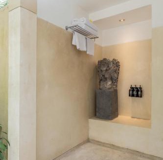 Mangsit Villa | Qusia 3BR Luxury Villa