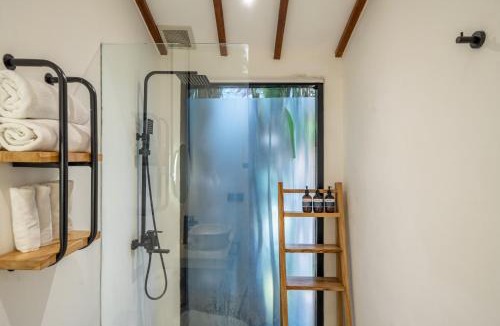 Penestanan Villa | Udara Villa by EVDEkimi - Pool Escape with Spacious Patio & Open-Air Bath